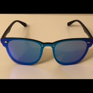 FUTURISTIC EFFECT A CLASSIC HALF FRAME SUNGLASSES
